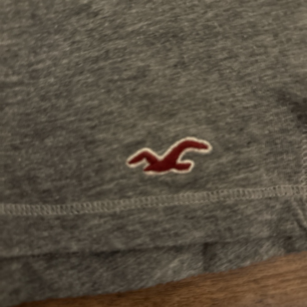 Hollister Gray Short Sleeve Tee
